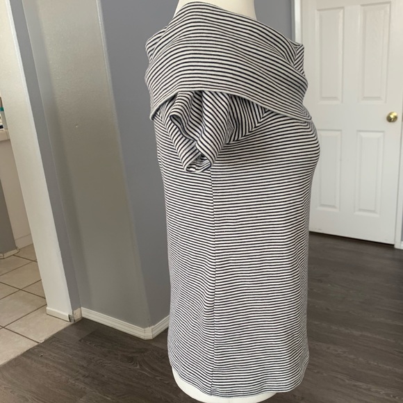 J. CREW OFF THE SHOULDERS BLOUSE - Picture 9 of 9